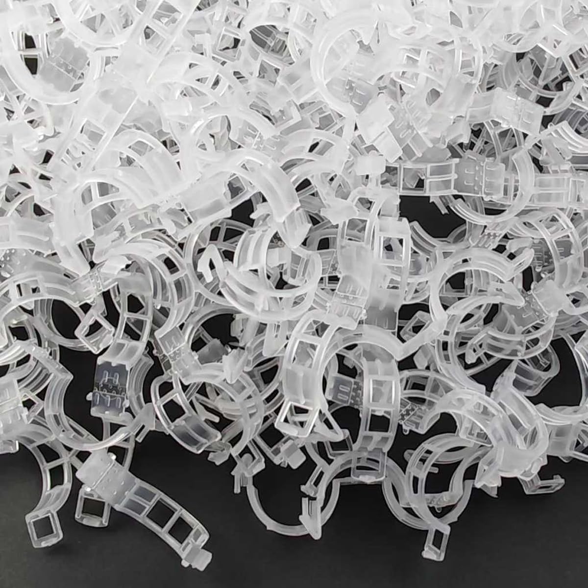 GXXMEI 302PCS Plastic Plant Support Clips for Tomato Vine, Vegetables, Garden